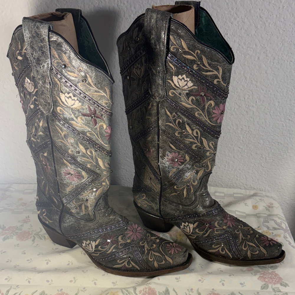 Embellished Corral Floral Western Cowboy Boots - Metallic Multi